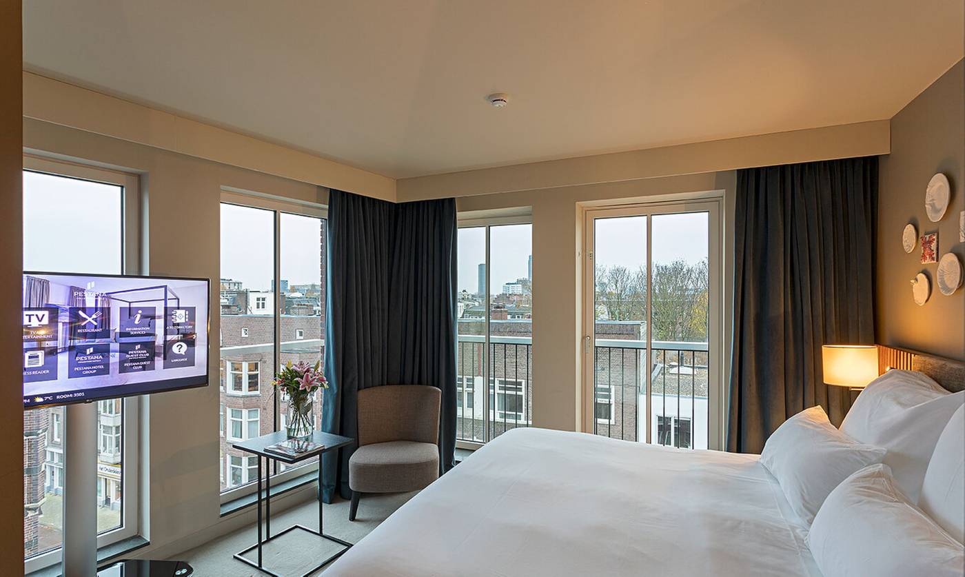 Pestana-Amsterdam-Riverside-Room-11