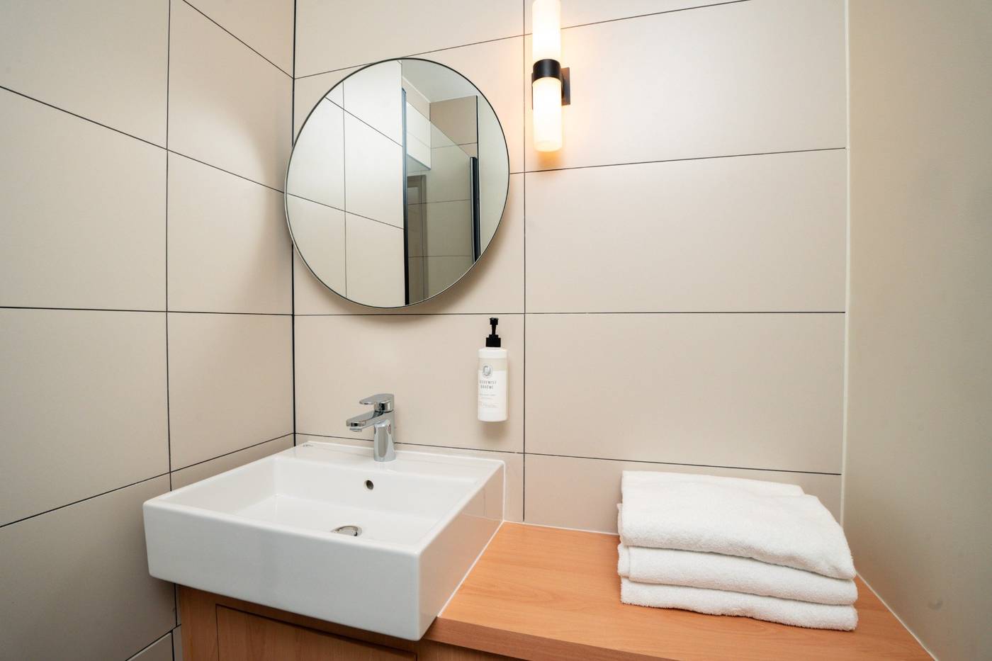 easyHotel-Nice-Palais-de-Congres-Room-35