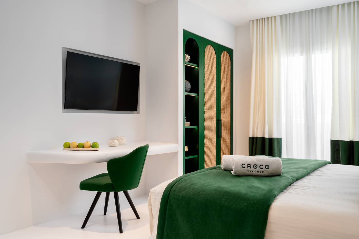 Croco-Mykonos-Room-69