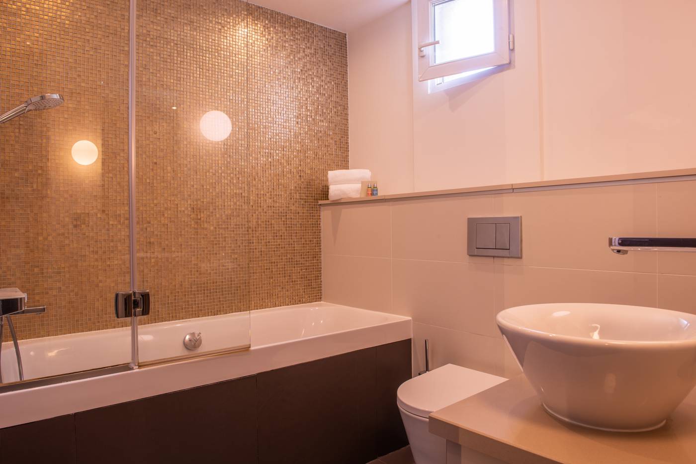 Hotel-Yllen-Eiffel-Room-45