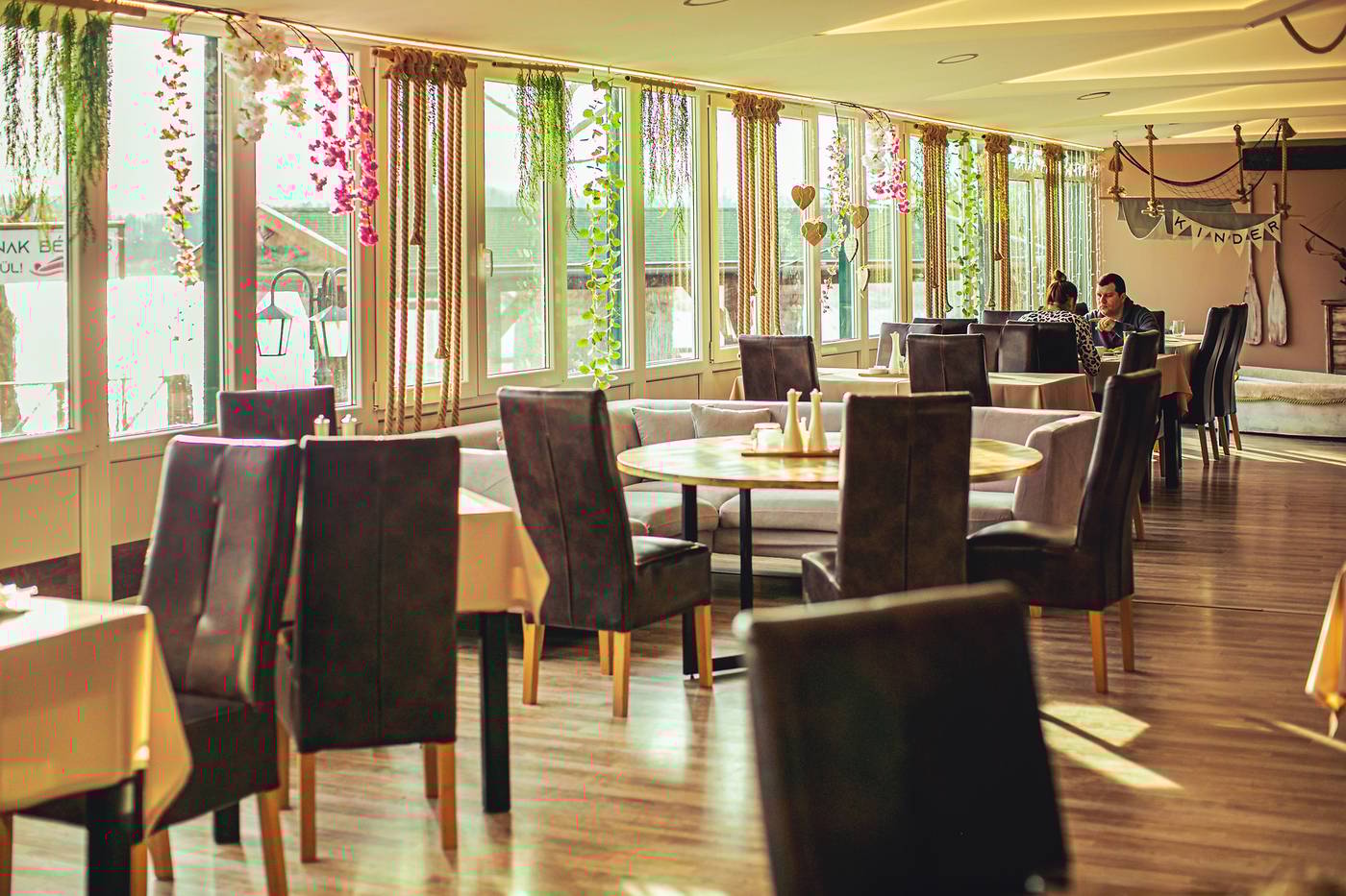 Martoni-Resort-Restaurant-15