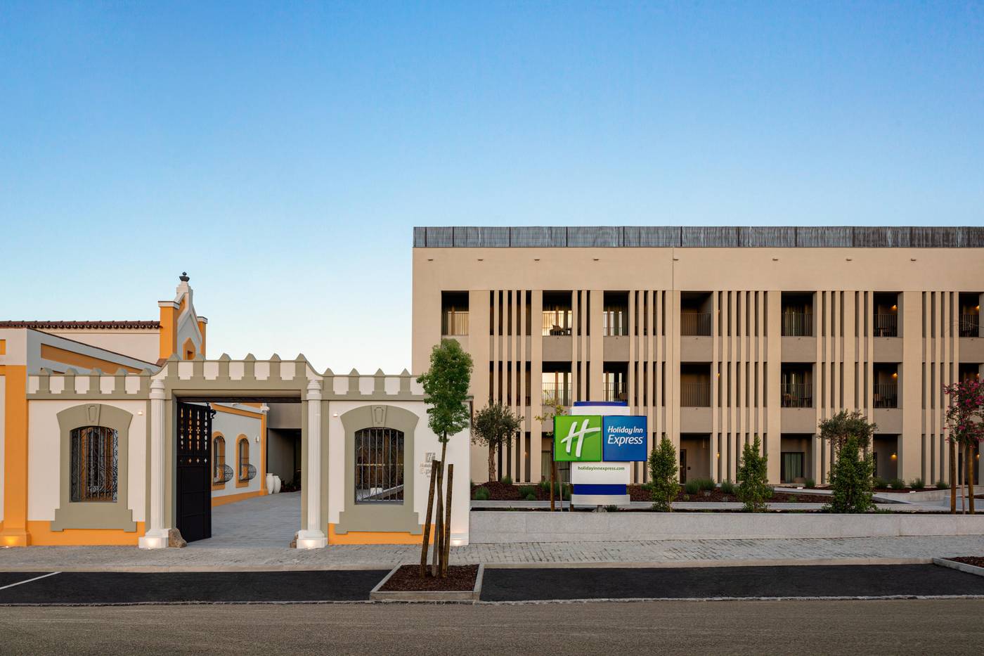 Holiday-Inn-Express-Evora-General-view-2
