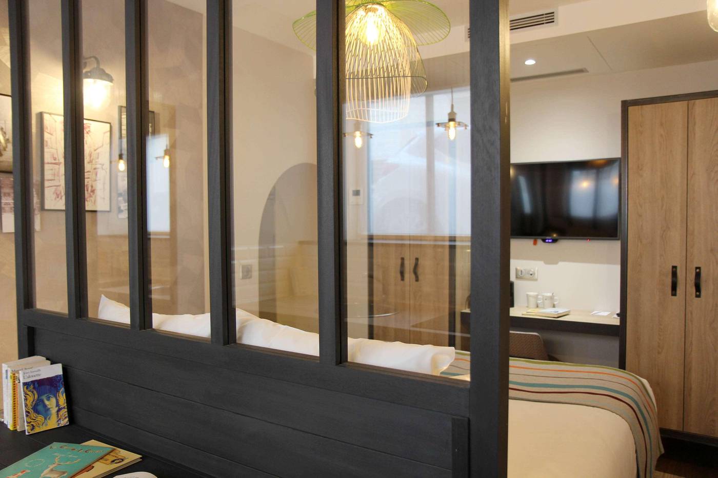 Hotel-Litteraire-Marcel-Ayme--BW-Premier-Collectio-Room-45