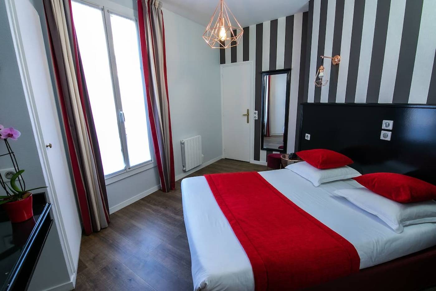 Eiffel-Villa-Garibaldi-Room-4