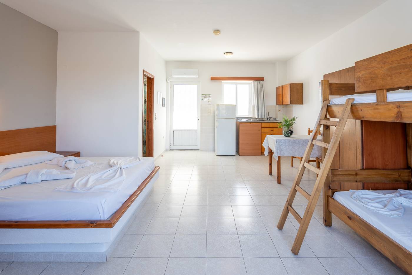 Sunlight-Studios-Room-15