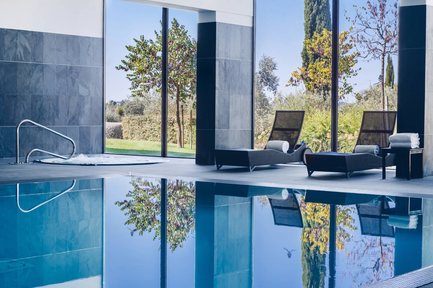 Convento-Do-Espinheiro--Historic-Hotel---Spa-Pool-58