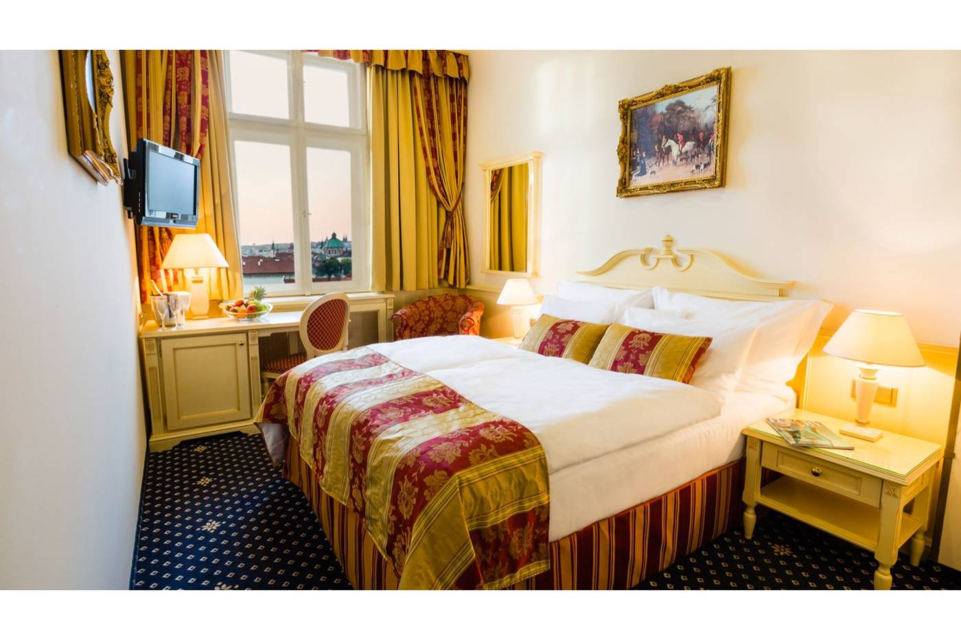 Luxury-Family-Hotel-Royal-Palace-Room-16