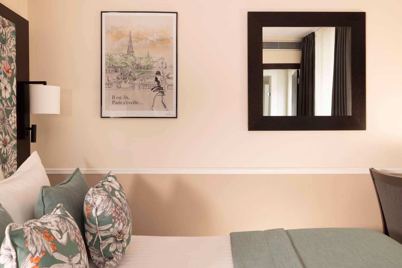 Park-Lane-Paris-Room-44