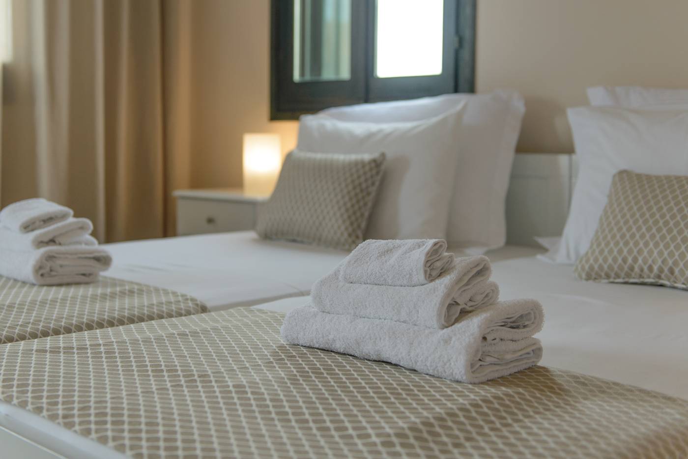 So-Nice-Hotel-Room-14