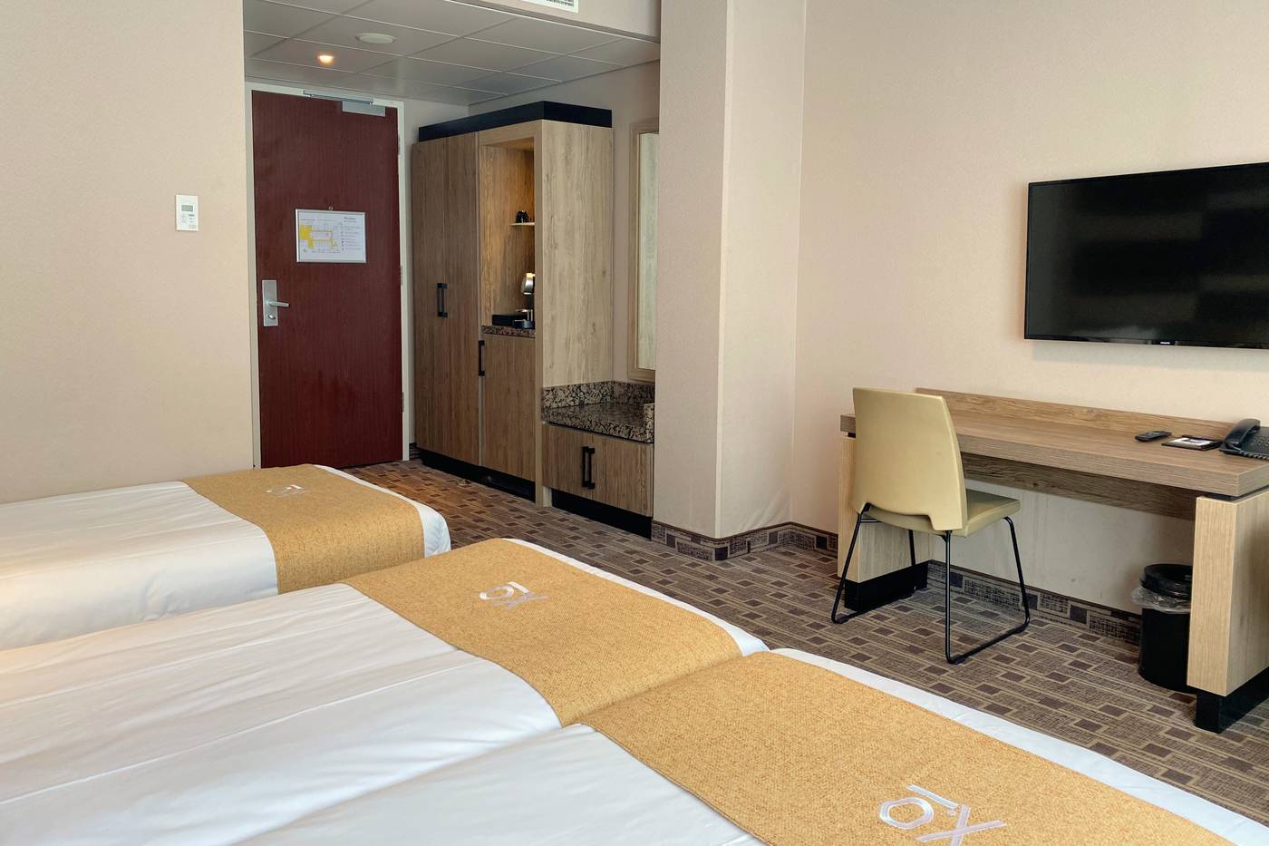 XO-HOTELS-Blue-Square-Room-26