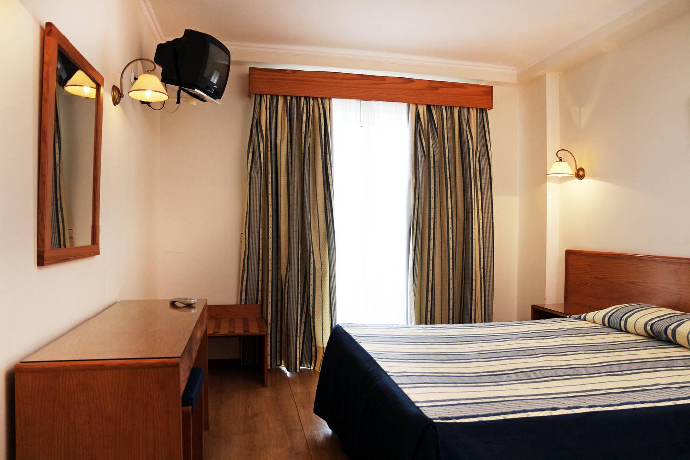 Ponta-Delgada-Room-10