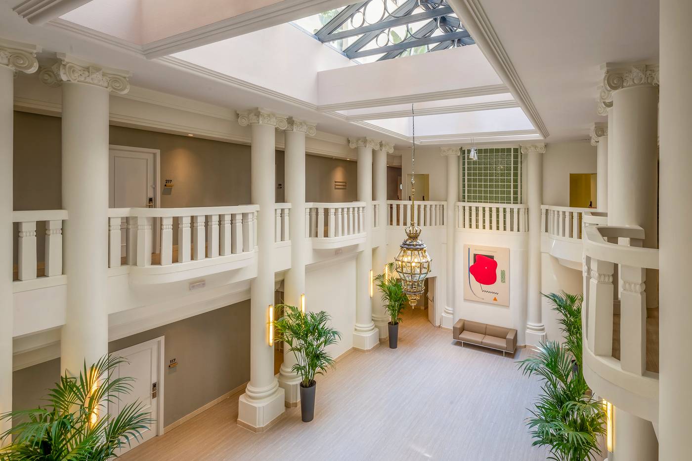 TRYP-Madrid-Cibeles-Hotel-Lobby-4