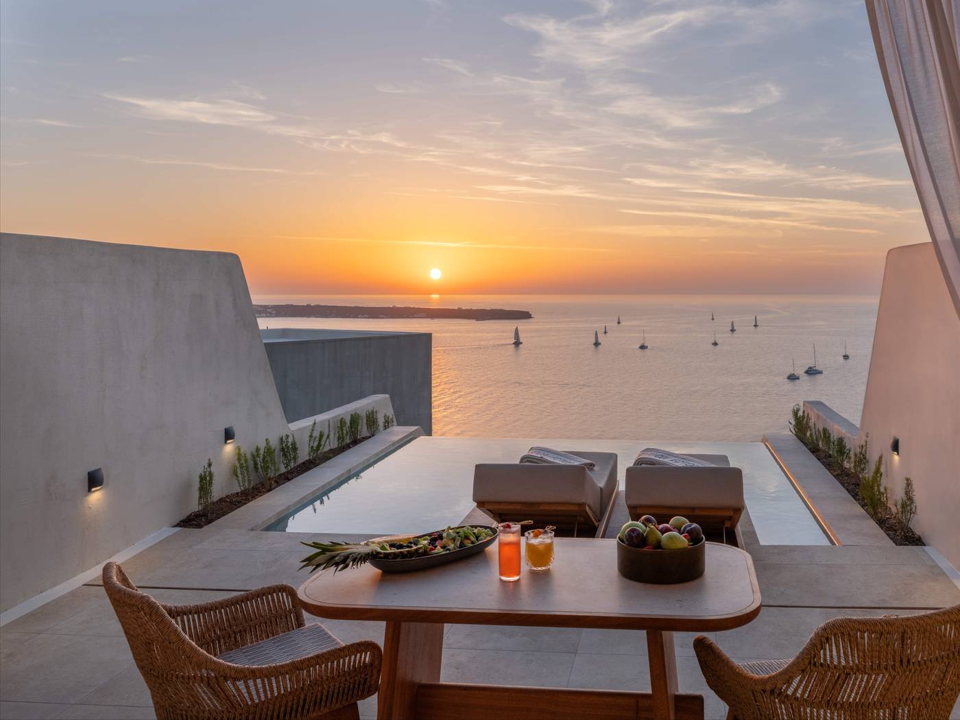 Santo Mine Oia Suites