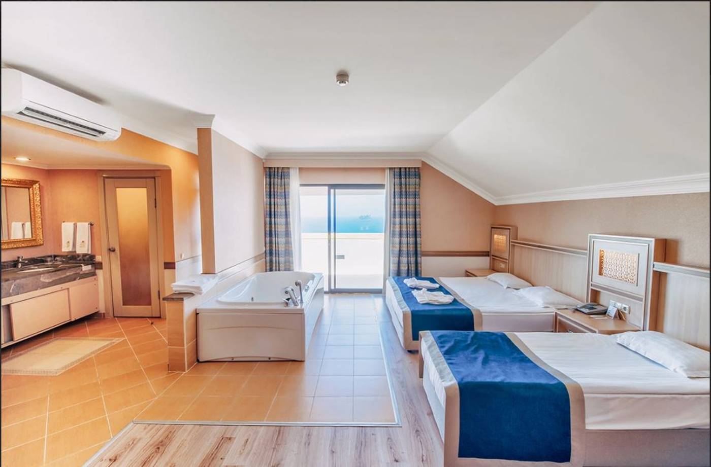 Utopia-World-Room-40