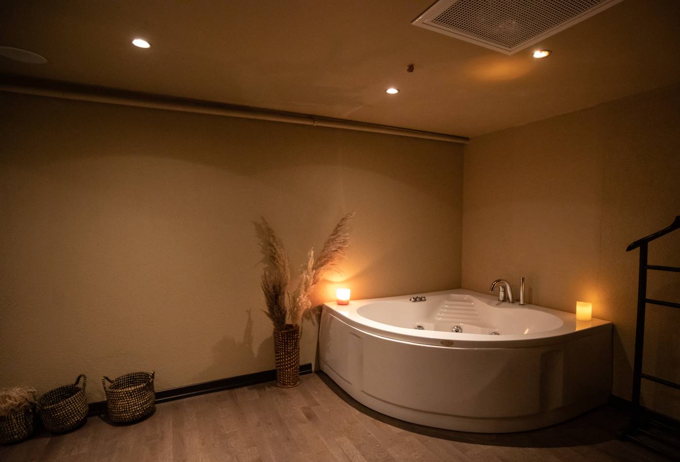 Root-Karakoy-General-view-12