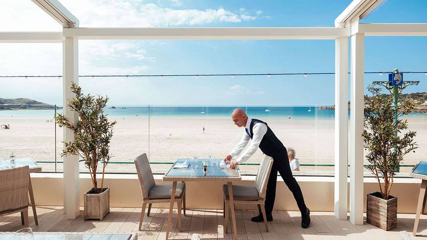 L-Horizon-Beach-Hotel---Spa-Terrace-36