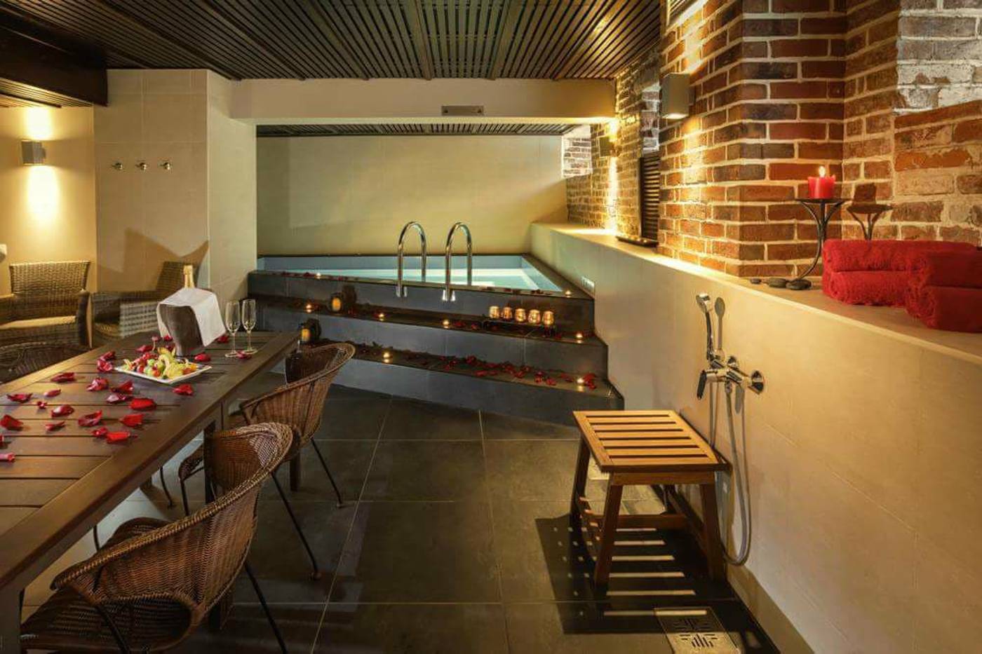 Kreutzwald-Hotel-Tallinn-Sports-and-Entertainment-34