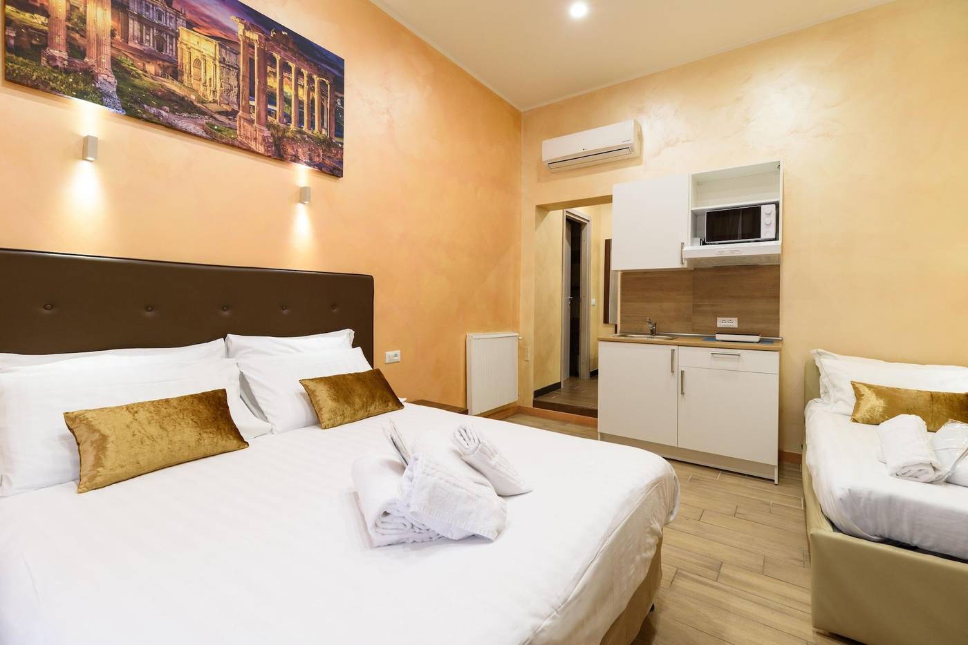 Trinity-Luxury-Rooms-Room-1