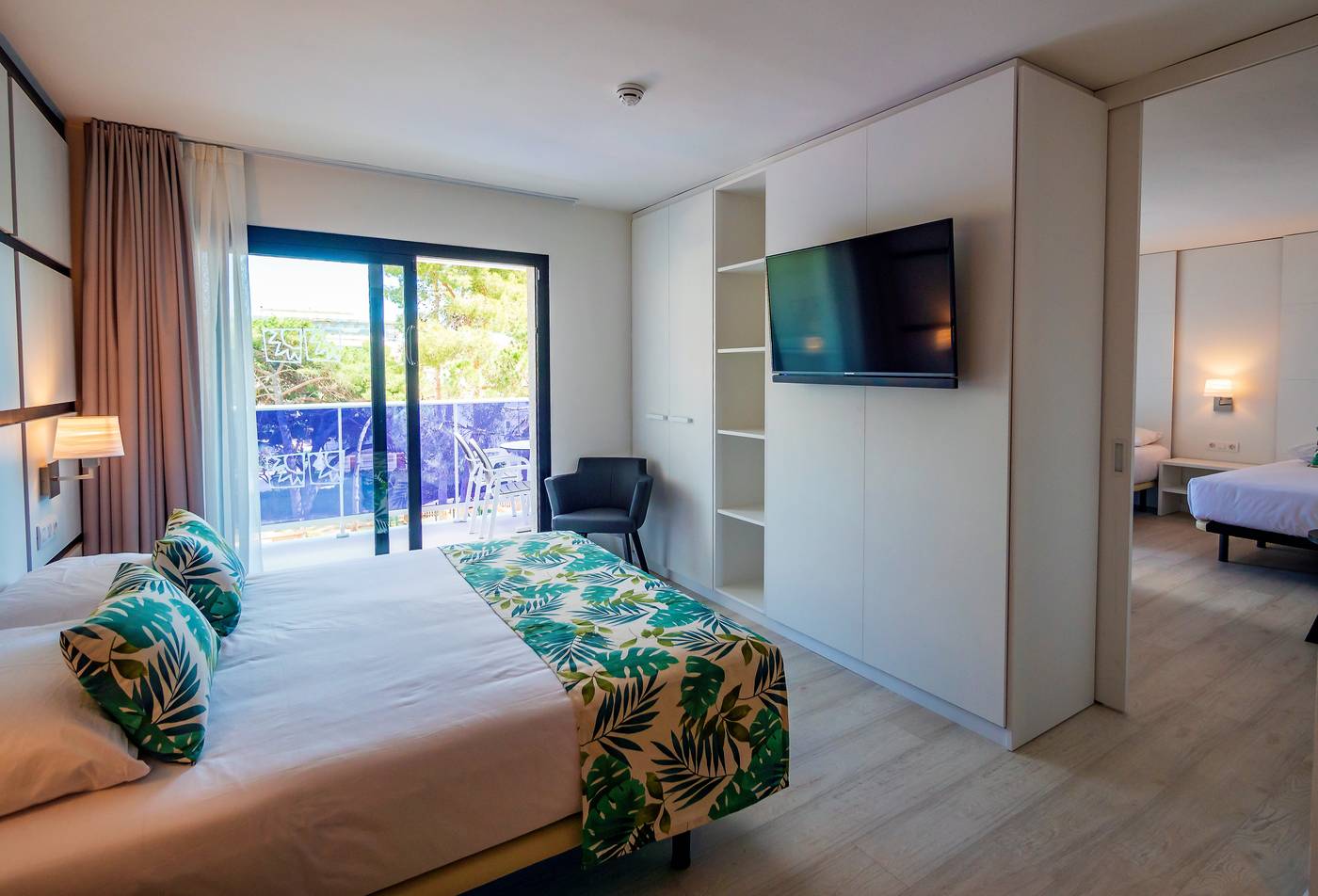 Golden-Port-Salou-and-Spa-Room-22