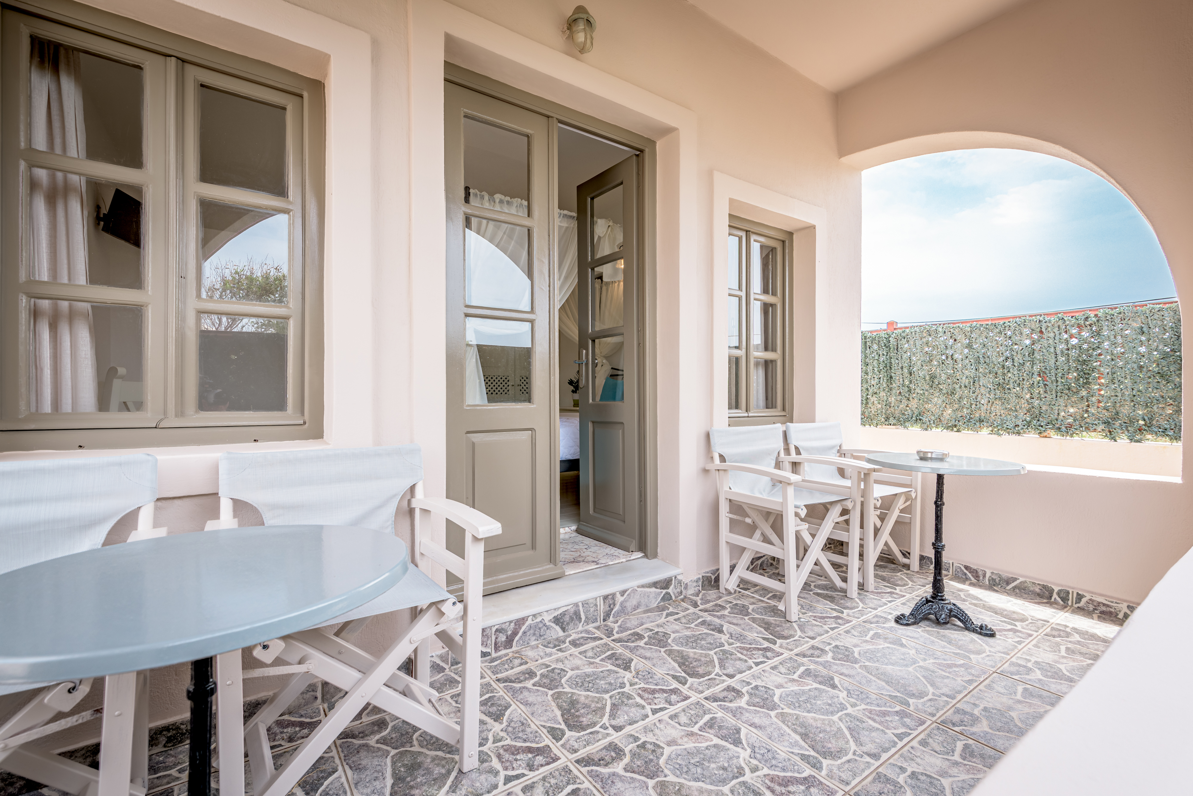 En-Plo-Boutique-Suites---Oia-Santorini-Room-22