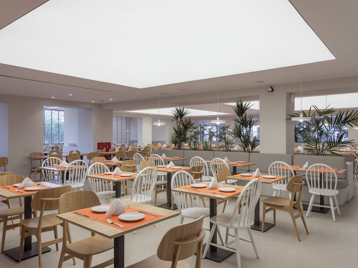 Tsilivi-Admiral-Restaurant-17