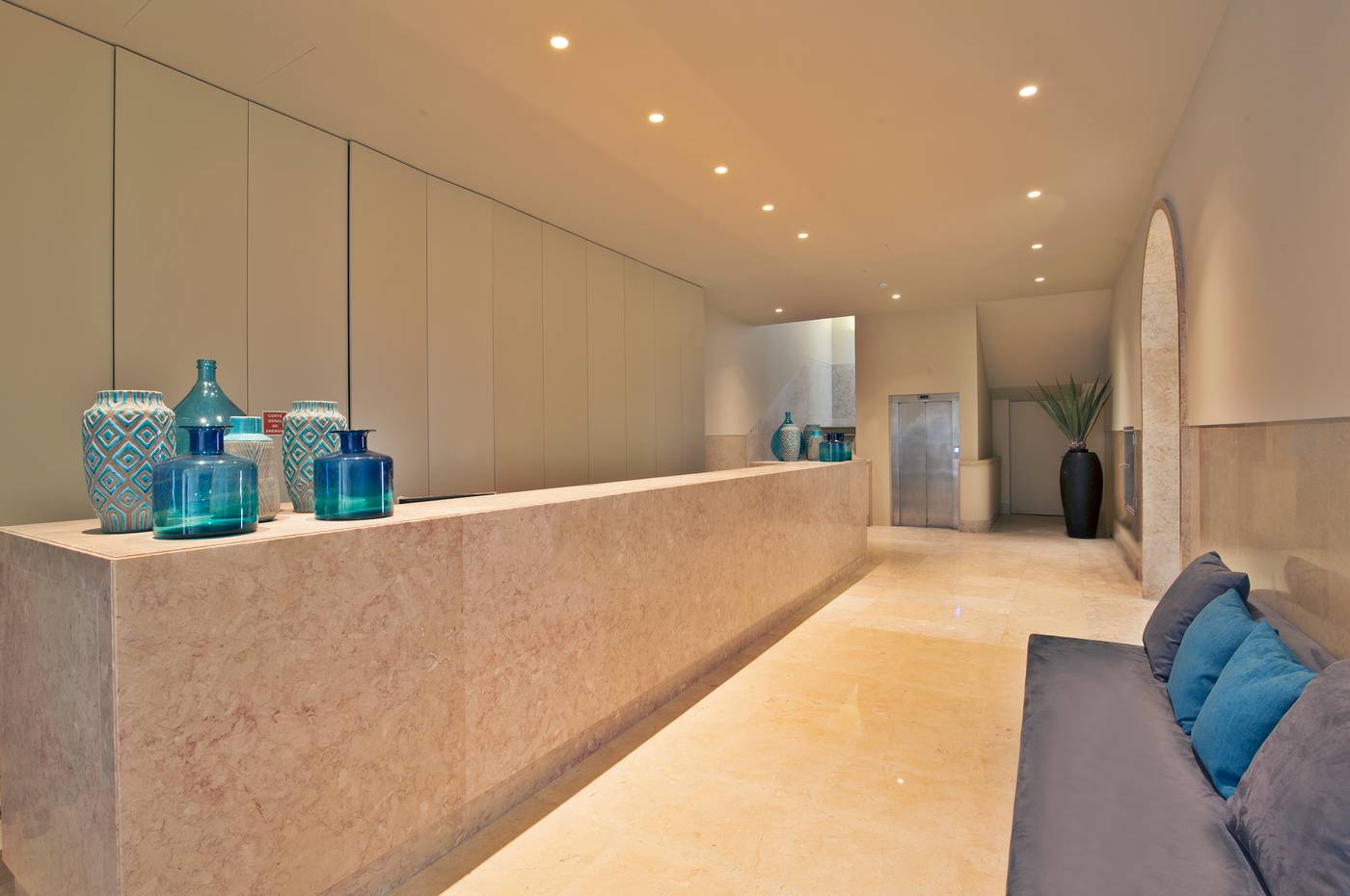 Lisbon-Five-Stars-Apartments-8-Building-Lobby-14