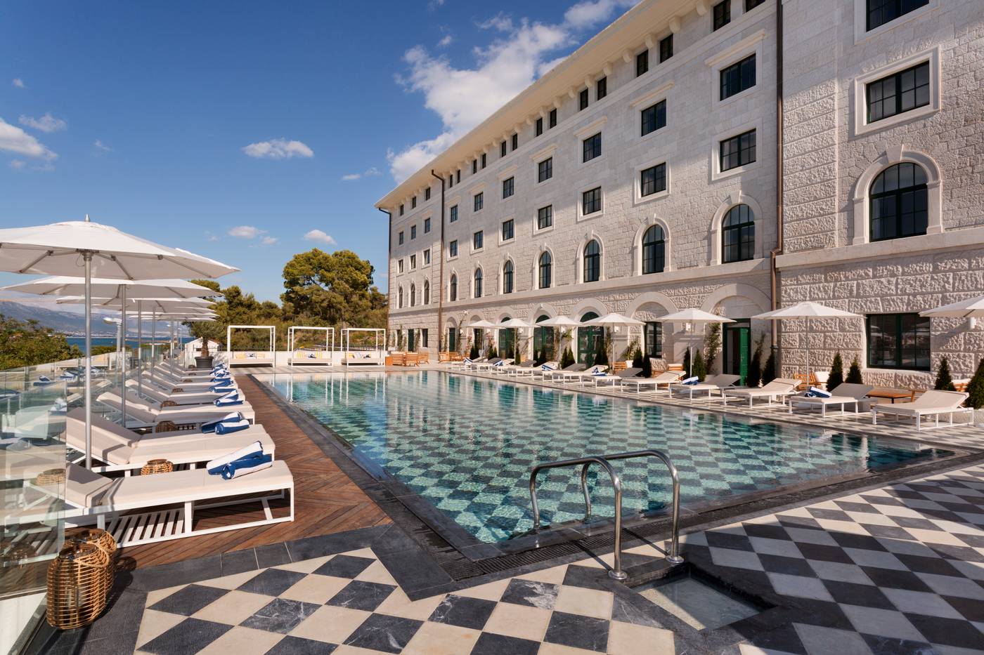 Brown-Beach-House-hotel---spa-Pool-4