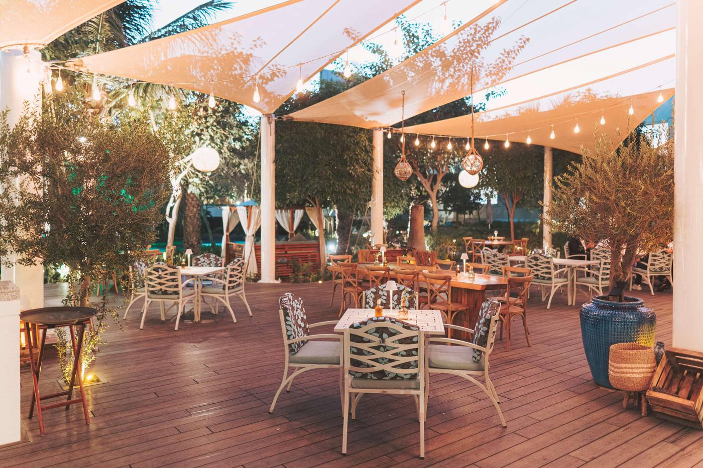 Conrad-Hotel-Dubai-Restaurant-12