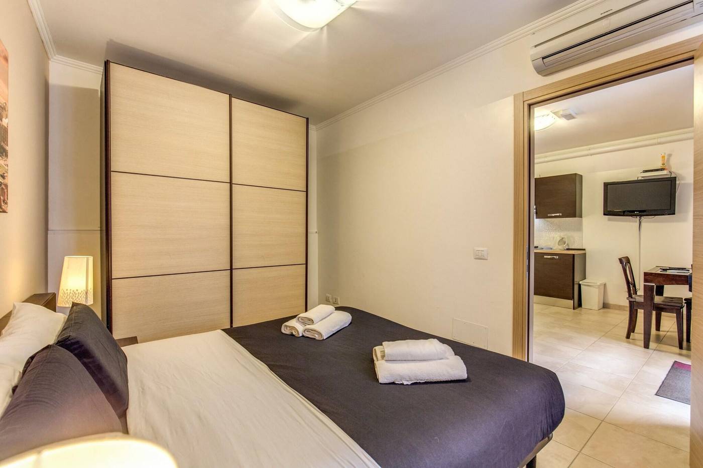 Aurelia-Vatican-Apartments-Room-27