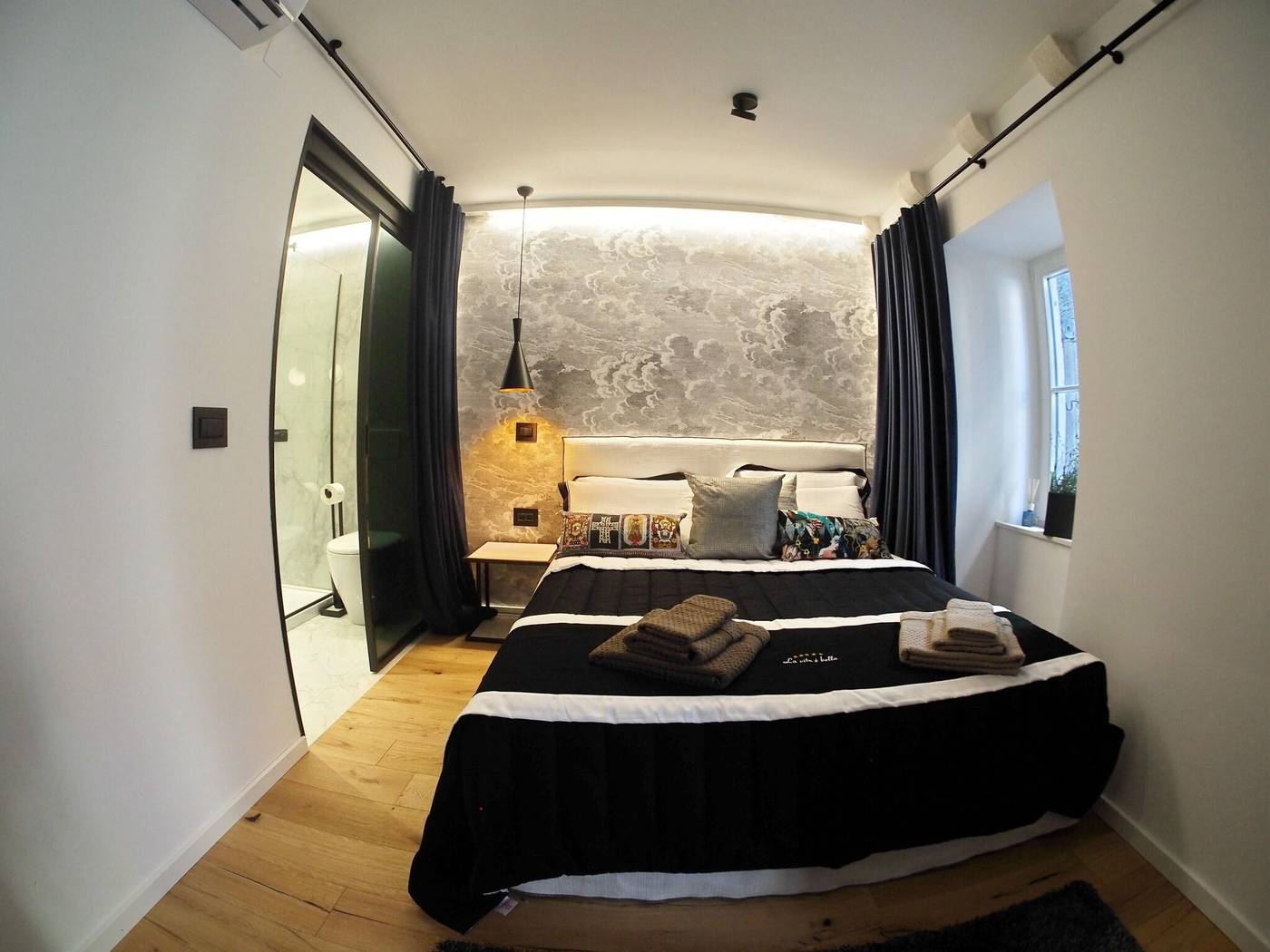 La-Vita-E-Bella-Ii-Room-17