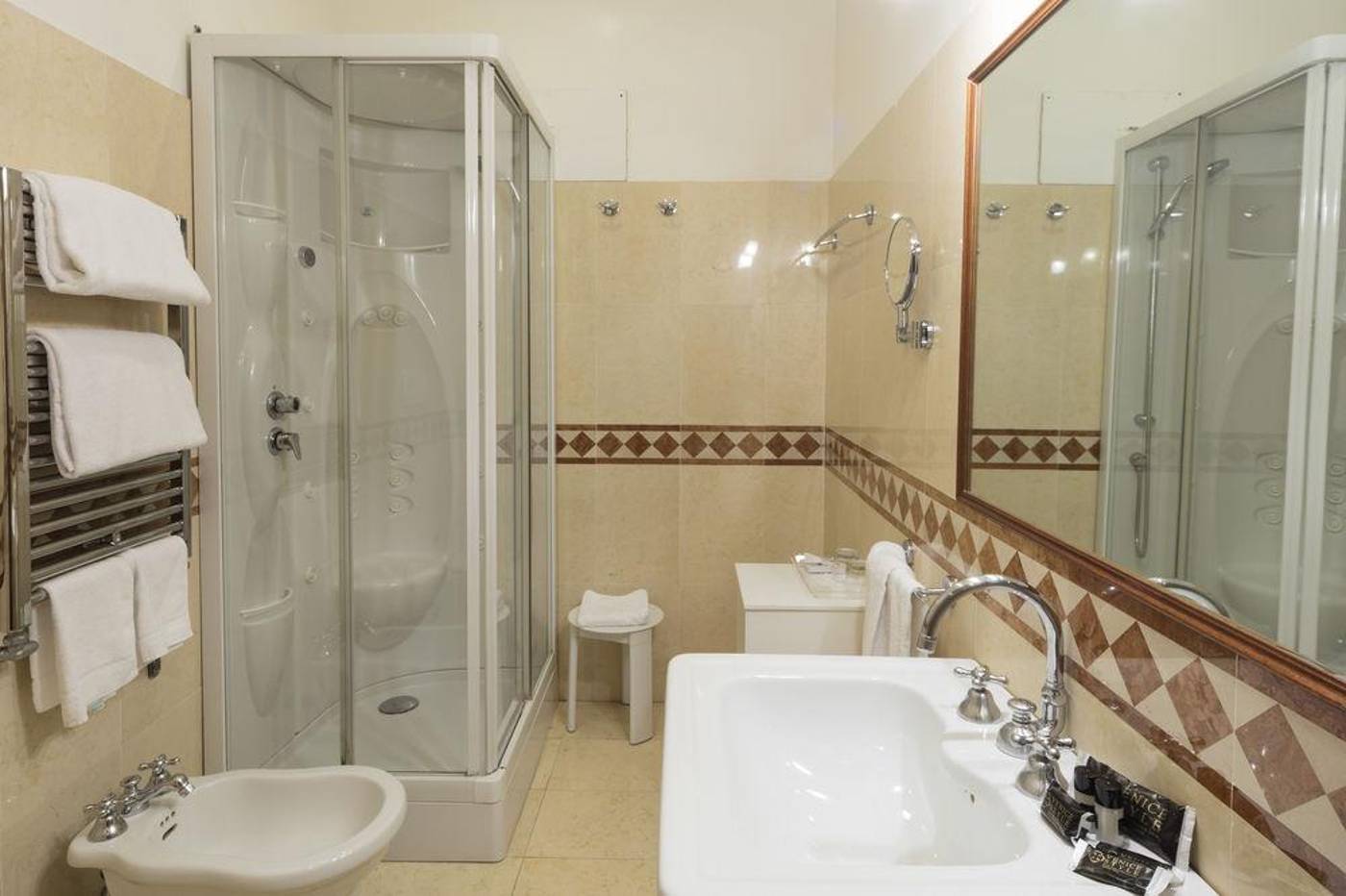 Al-Ponte-Dei-Sospiri-Junior-Suites-General-view-25