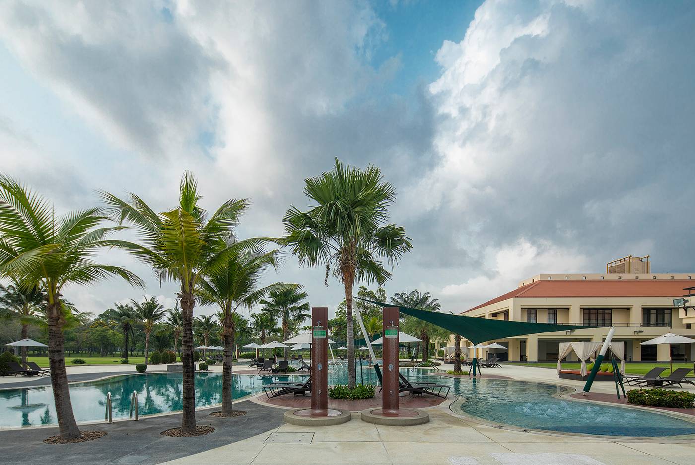 Eastin-Thana-City-Golf-Resort-Bangkok-Pool-52