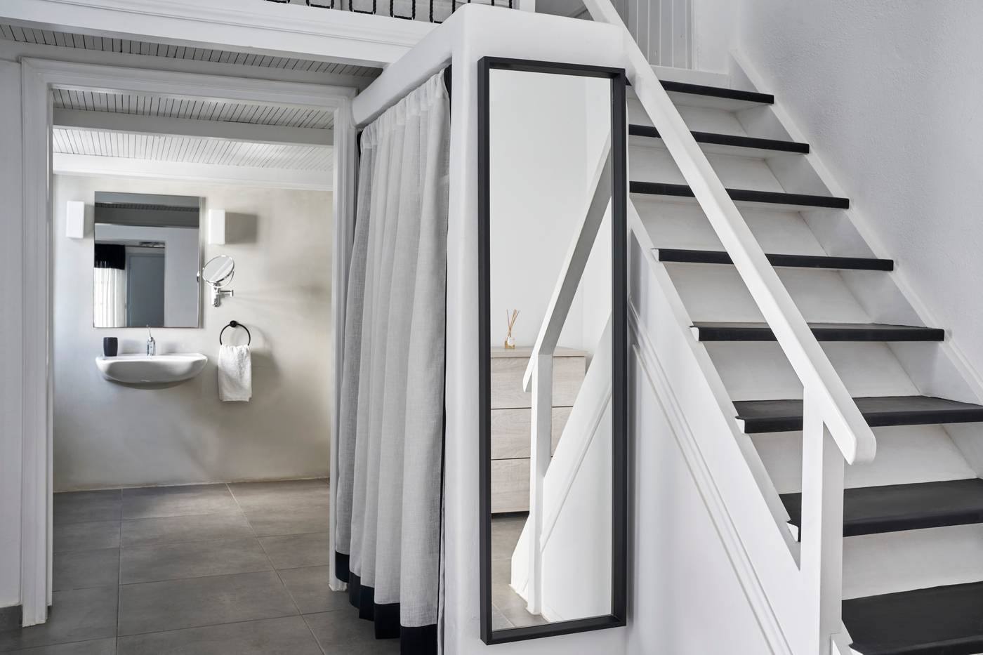 Mr-and-Mrs-White-Oia-Santorini-Room-23