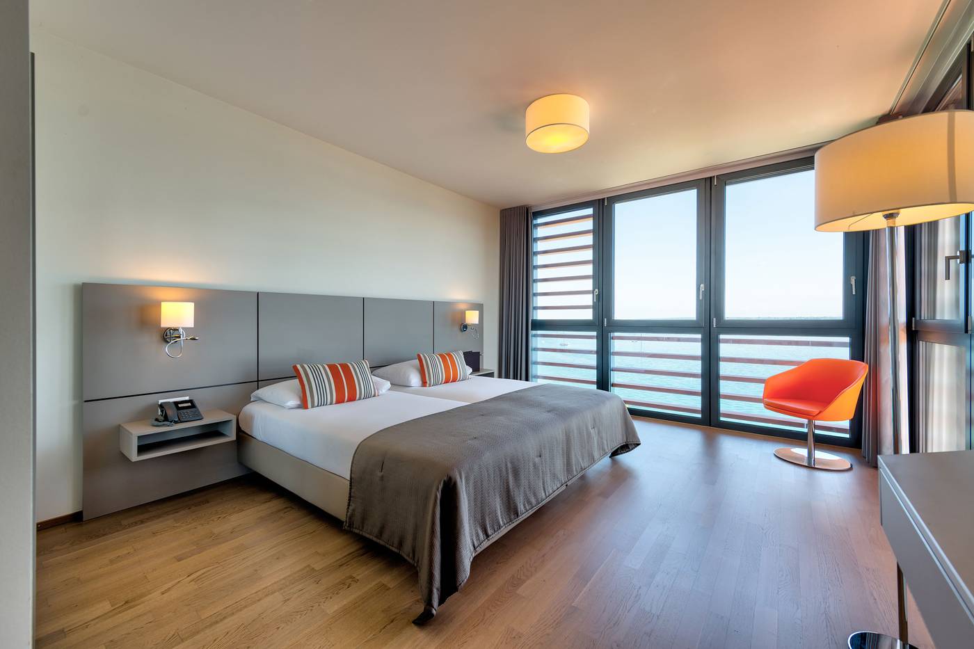 Lake-Geneva-Hotel-Room-16