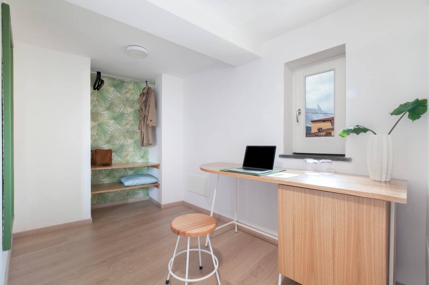 Unconventional-Sorrento-Coast-Room-28