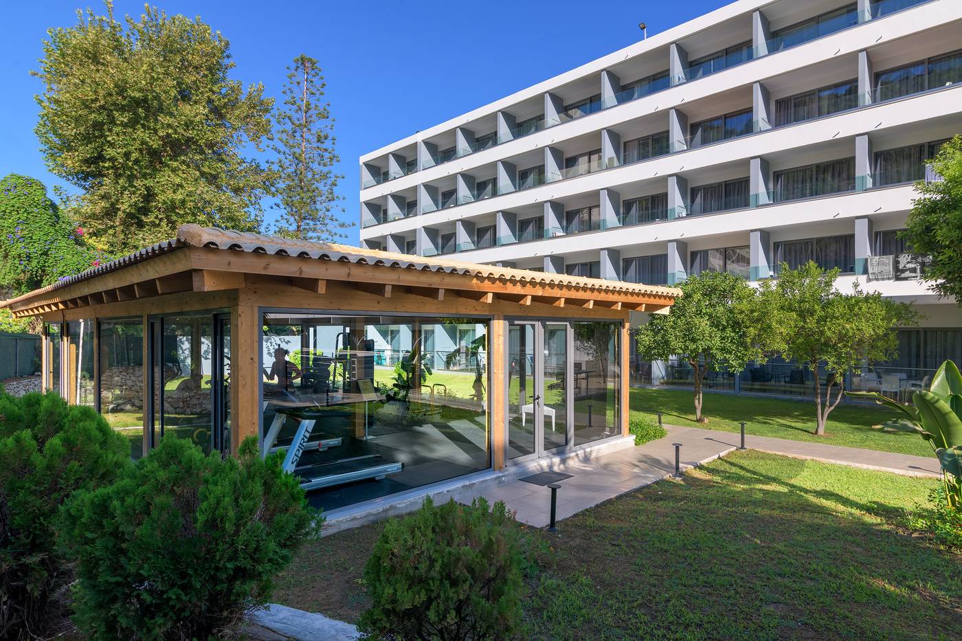 Oceanis-Beach-Hotel-Sports-and-Entertainment-23