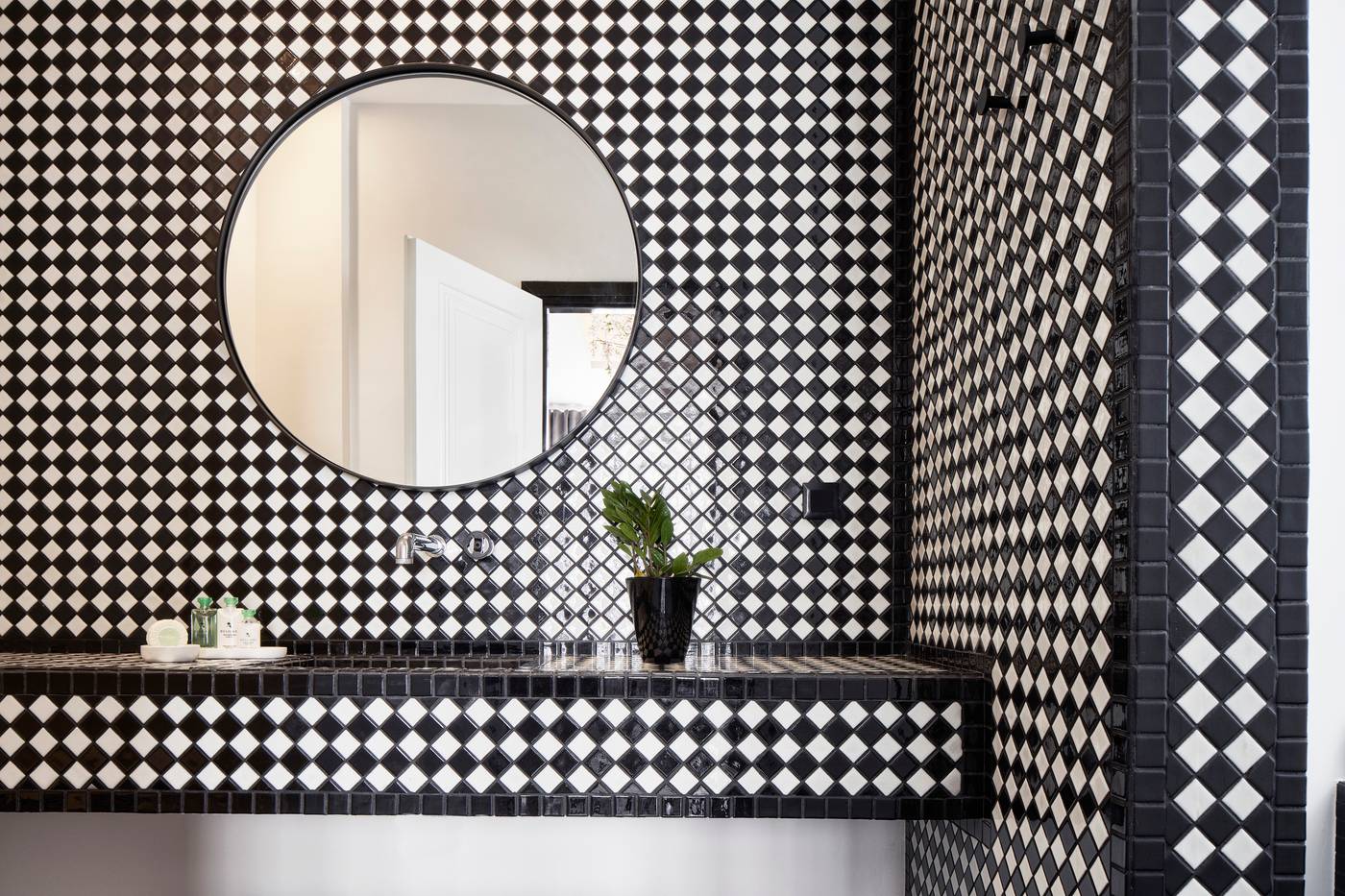 Katikies-Garden-Santorini---The-Leading-Hotels-Room-26