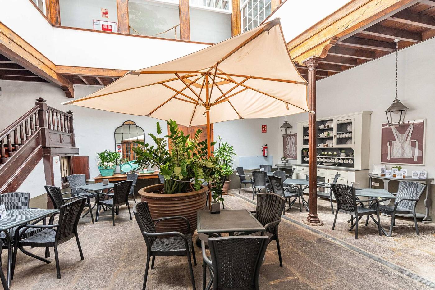 Isla-Baja-Suites-Lobby-23