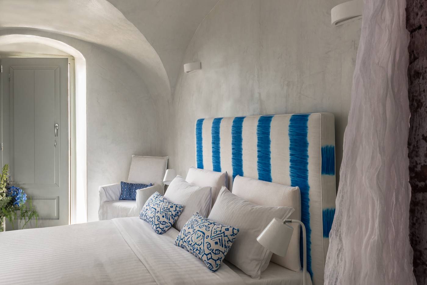 Mythical-Blue-Luxury-Suites-Room-17