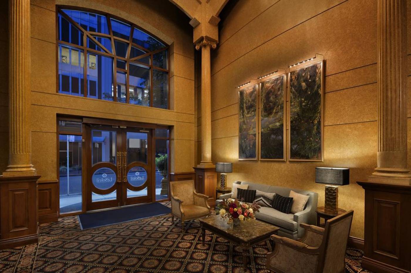 Executive-Le-Soleil-Lobby-9