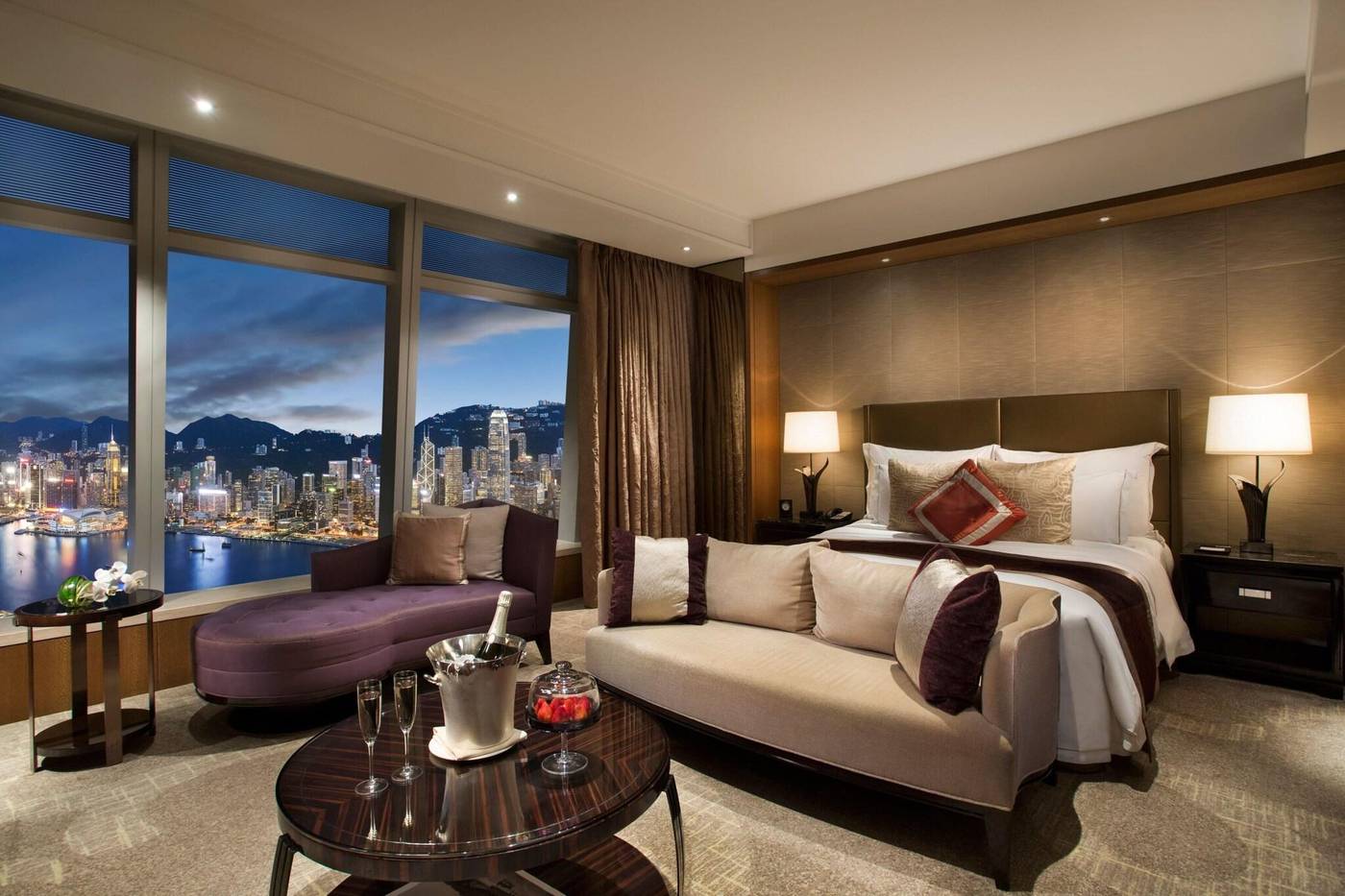 The-Ritz-Carlton--Hong-Kong-Room-32