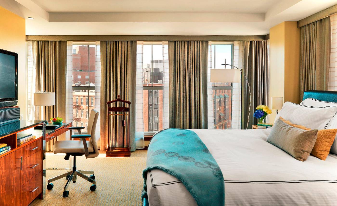Battery-Wharf-Hotel--Boston-Waterfront-Room-20