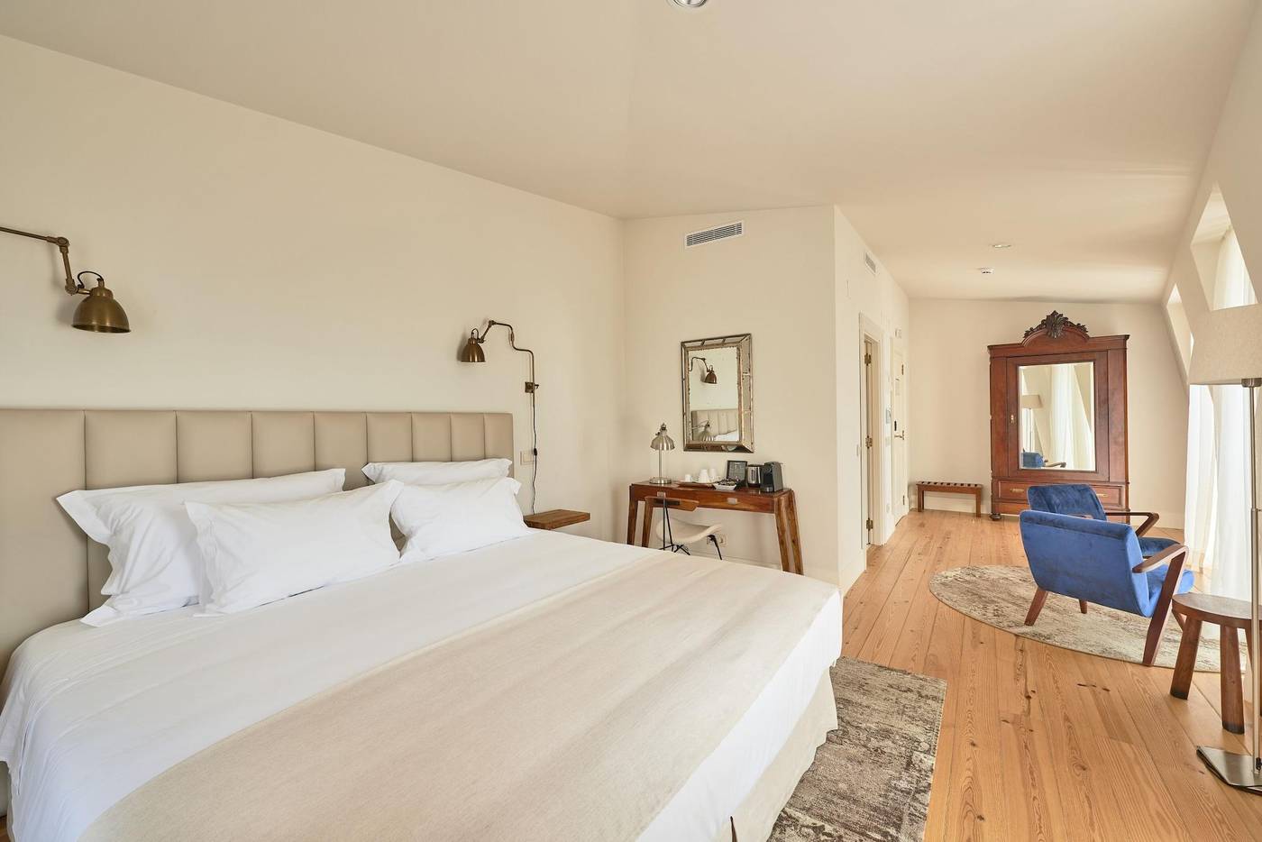 Alegria-A-Lisbon-Boutique-Hotel-Room-36