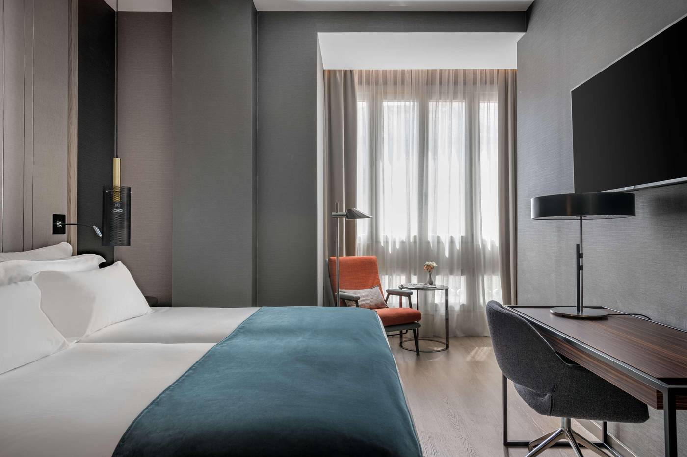 NH-Collection-Madrid-Gran-Via-Room-26