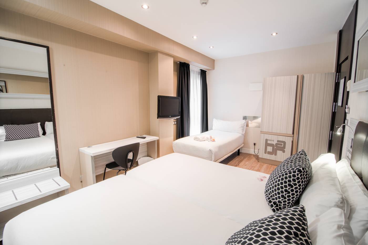 Petit-Palace-Puerta-del-Sol-Room-33