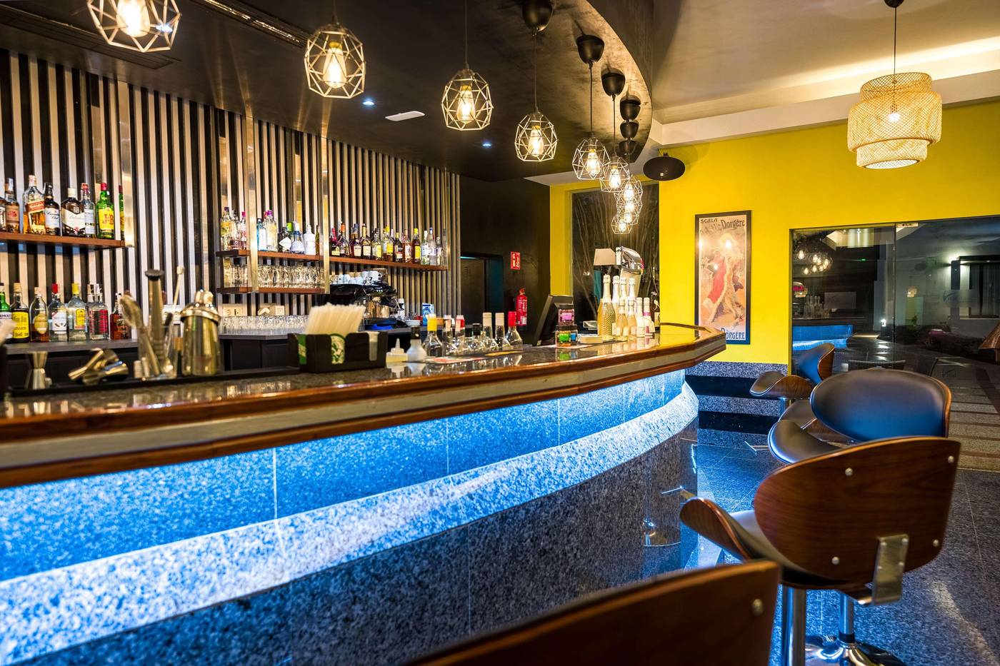 Vitalclass-Lanzarote-SPA---Wellness-Resort-Bar-59