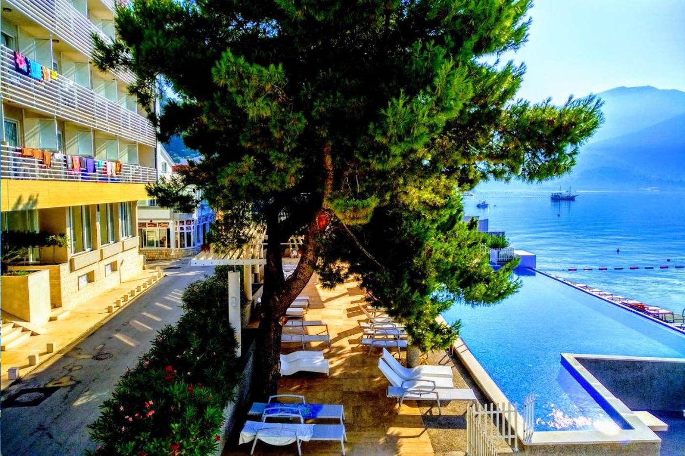 Carine Hotel Delfin-Montenegro-HERCEG NOVI-BIJELA-General view-2