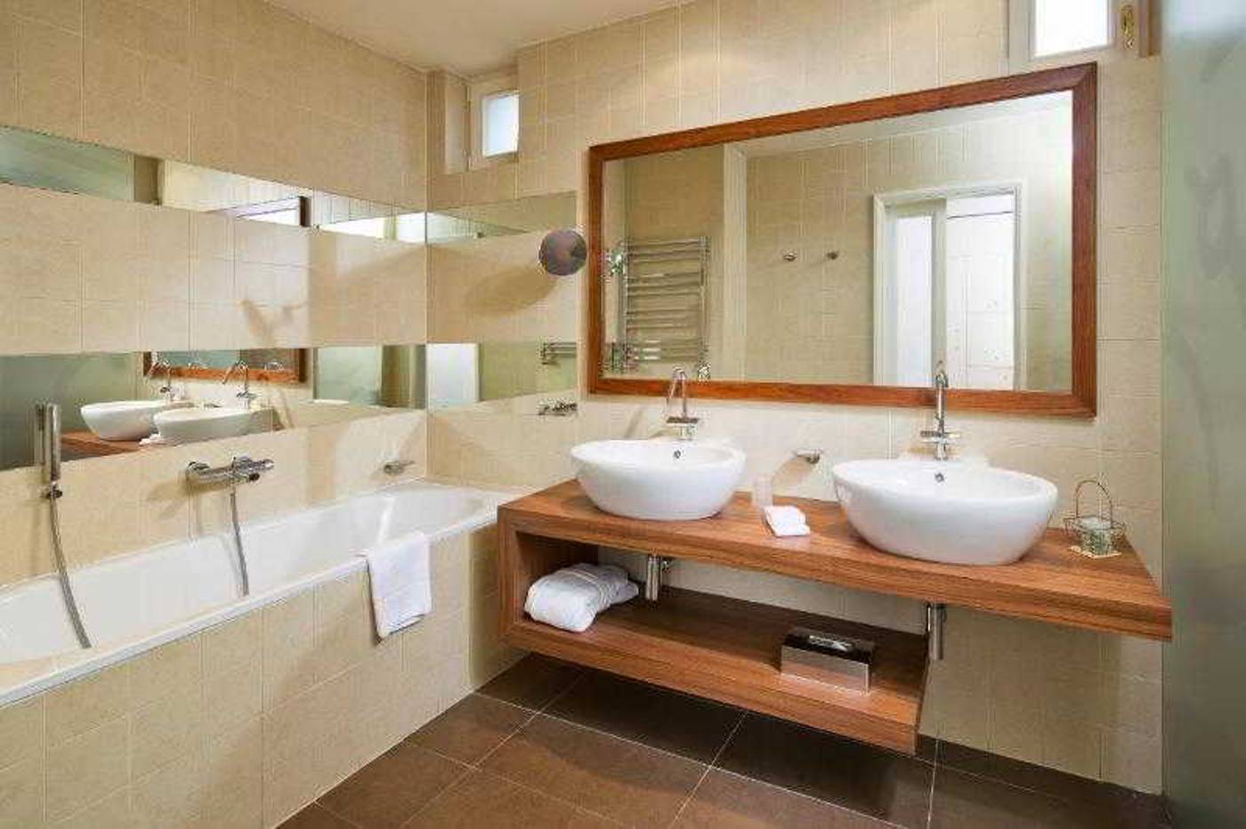 Mamaison-Hotel-Riverside-Prague-Room-26