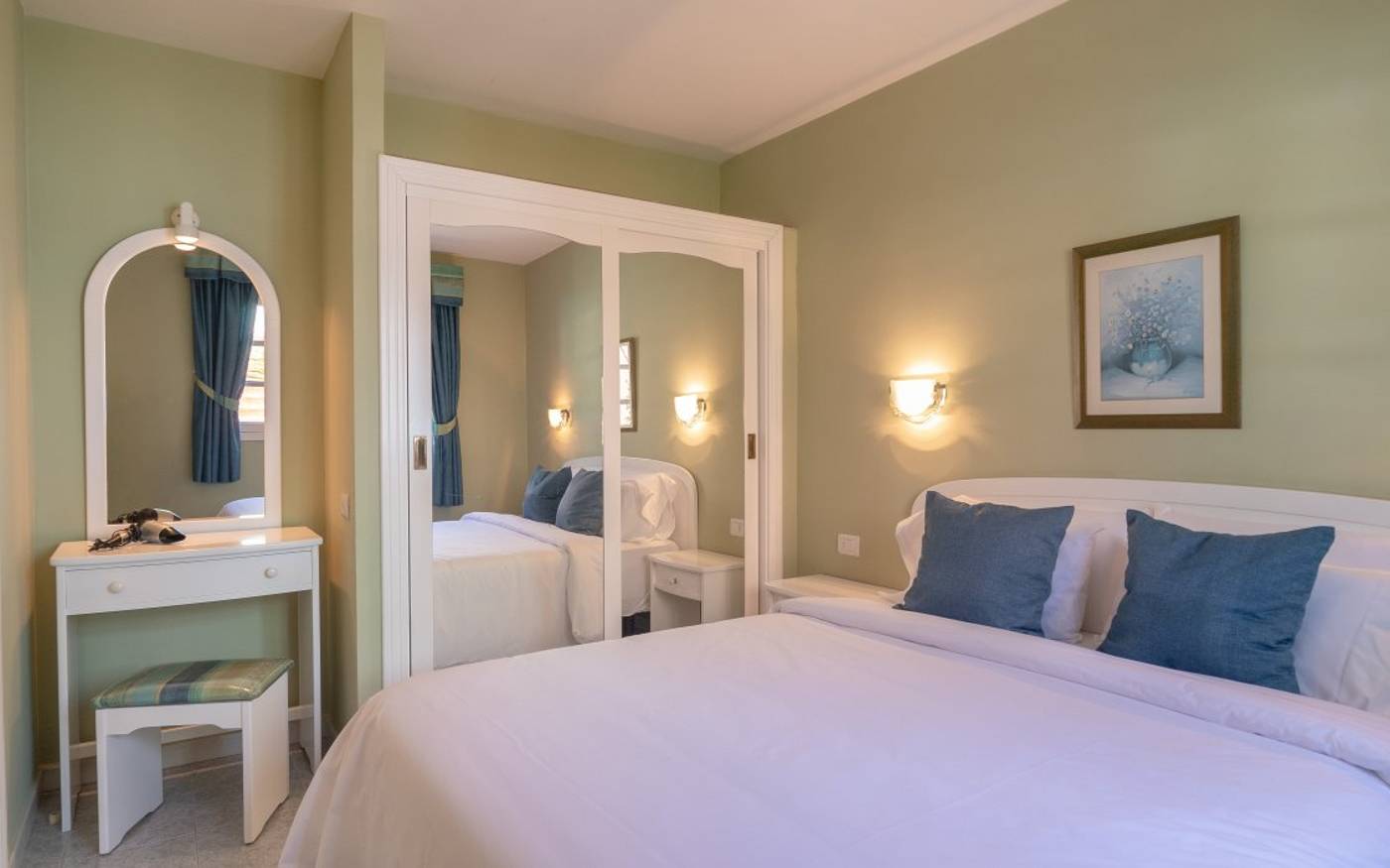 Club-Vista-Serena-Room-38