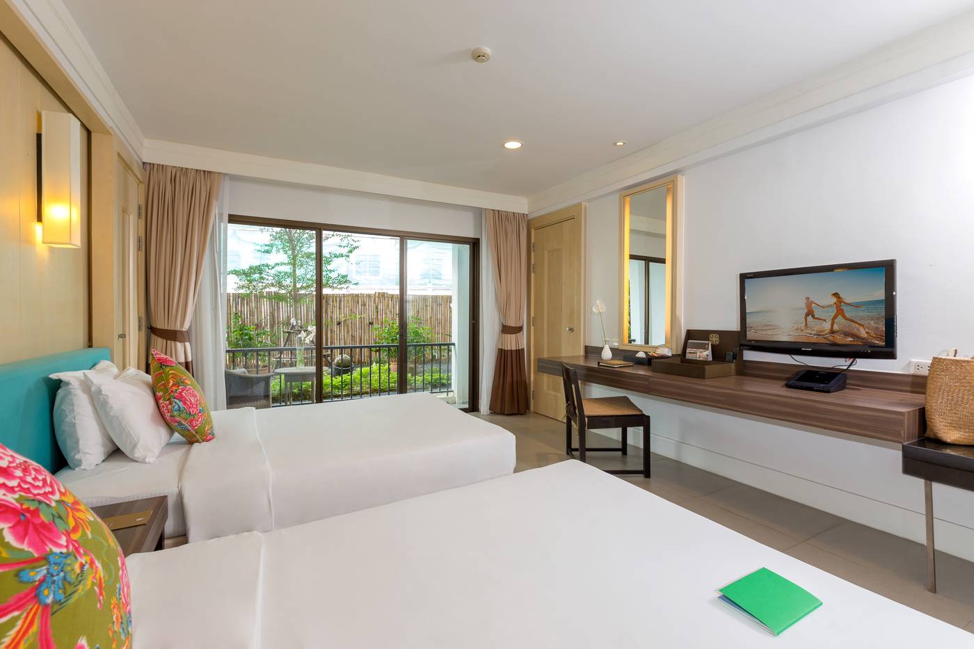 Centara-Sawaddi-Patong-Resort-Room-18